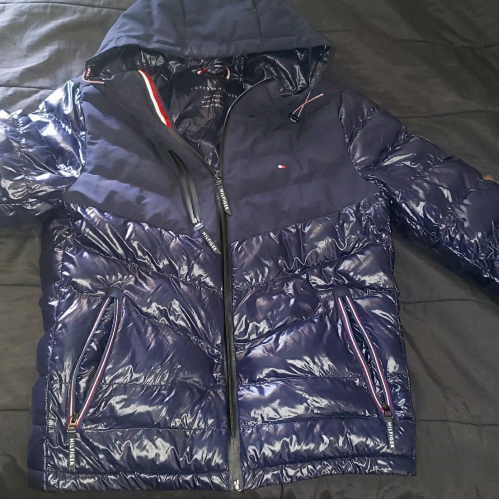 Tommy Hilfiger Men's Midnight Two-Tone Matte & Shiny Puffer Hooded Jacket